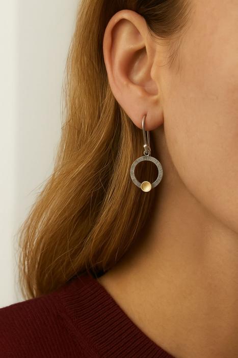 Tiljon Bicolor Damenohrringe – oxidiertes Silber mit Gold