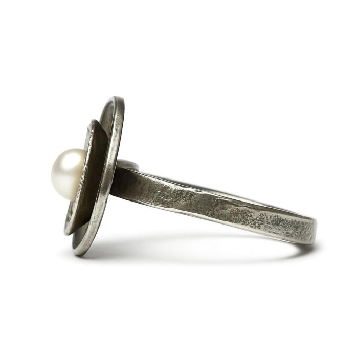 .Damenring aus Silber mit Perle