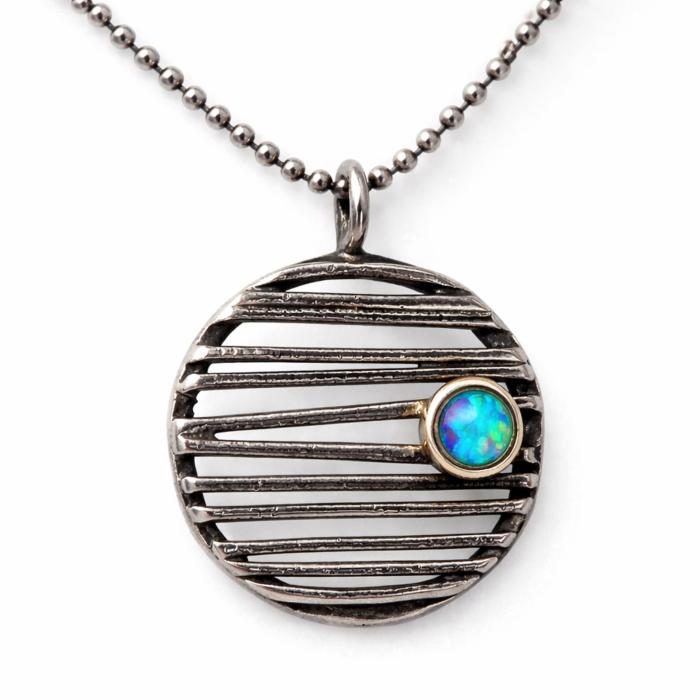 Runder Silberanhänger mit Opal