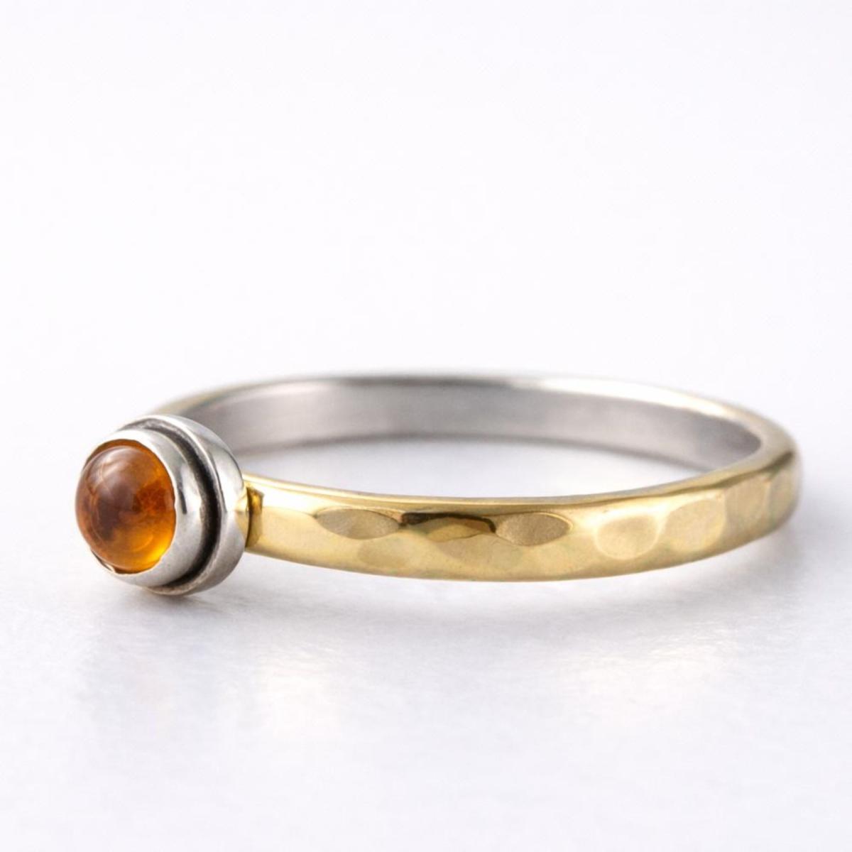 ausgefallener Goldring citrin