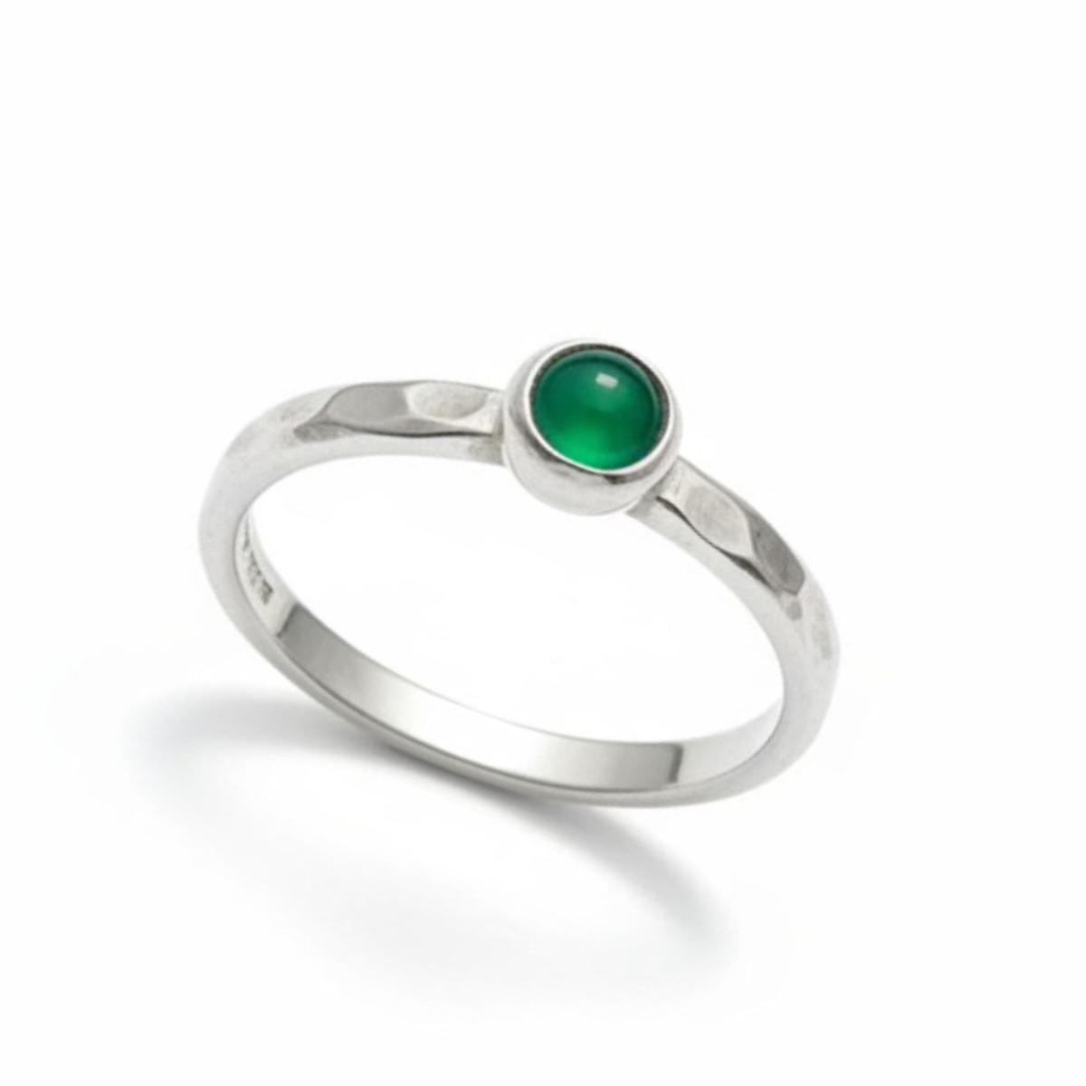 Schmaler Damenring aus Silber mit grünem Achat Cabochon